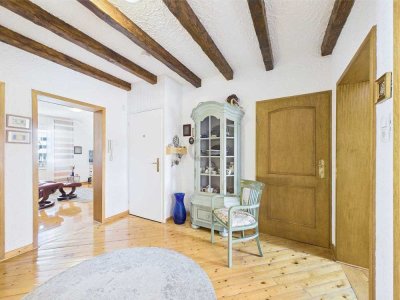 Zentral gelegene Eigentumswohnung mit Erweiterungspotential.