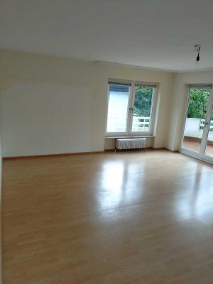 Großzügige 3  Zimmer Wohnung mit Südwesterrasse