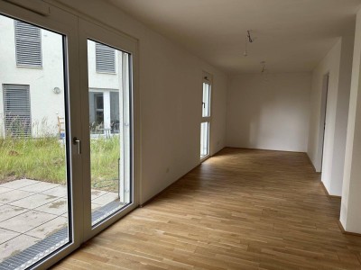 Moderne 2-Zimmer-Wohnung mit Garten + Terrasse ab JUNI 2025