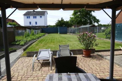 Komplett saniertes Reiheneckhaus mit Garten und Stellplatz