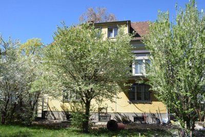 Großes Wohnhaus-Zentrumsnah-Sanierungsbedarf!