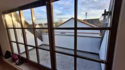 Helle 2-Zimmer Dachgeschosswohnung mit Balkon in Kissing