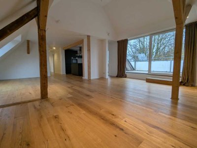 Traumhafte Dachgeschosswohnung mit Terrasse, viel Licht & großem Dachboden - frei ab 01.12.2025