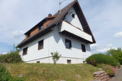 preiswertes Wohnen mit EBK, Balkon und viel grün ums Haus