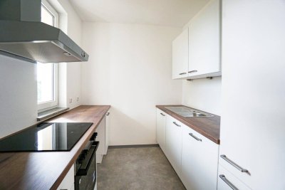 TOLLE 3-ZIMMER-WOHNUNG MIT LOGGIA UND KÜCHE IN SCHWERTBERG