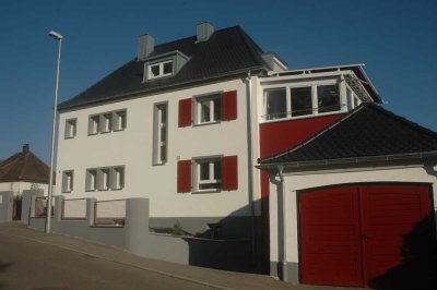 Stadtnahe 3- Zimmer- Wohnung, ebenerdig, ruhig und aussichtsreich gelegen