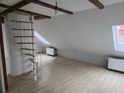 Gepflegte 2-Zimmer Dachgeschosswohnung in Quedlinburg mit neuer Einbauküche