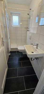 Hier hat jeder Platz: günstig geschnittene 2-Zi.-Wohnung frisch saniert