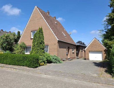 Klassisches Einfamilienhaus mit großer Anliegerwohnung: Viel Platz für die ganze Familie