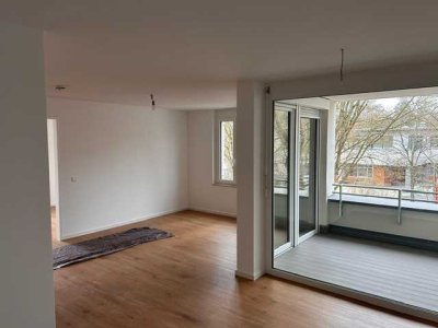 Moderner Zweitbezug mit Loggia