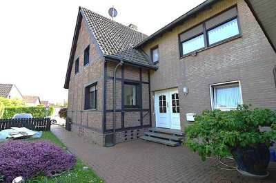 Eigentumswohnung in Form einer Doppelhaushälfte mit 4 SZ und Garten!
