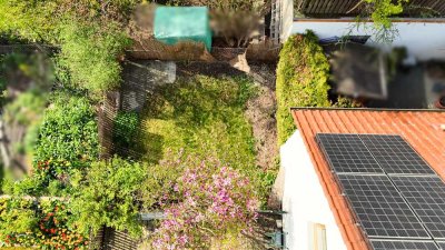 FREIE,HELLE, GUT GESCHNITTENE 3-ZKB-WOHNUNG MIT GROßEM BALKON UND EIGENEM GARTEN IM ZWEIFAMILIENHAUS