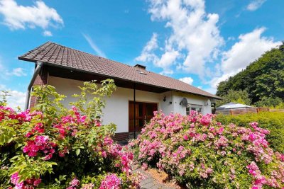 Ein-/Zweifamilienhaus in Bad Essen-Barkhausen: Traumhafte Lage mit Blick auf Feld, Wald und Wiesen!