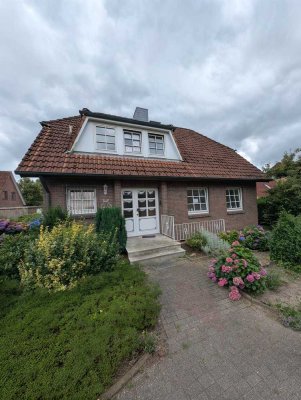Großzügiges Haus mit Keller-Bonus sucht neue Familie!