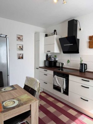 *Charmante Wohnung für den Single oder das Paar mit Balkon*