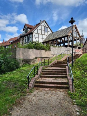 Haus in der historischen Altstadt von Malchin.
Rückseite grenzt an den Stadtpark.