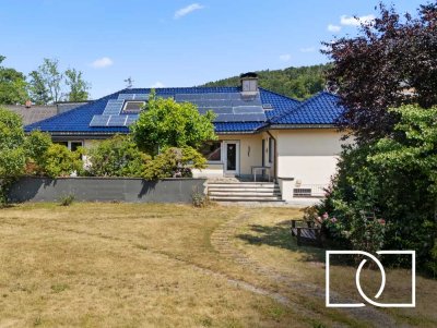 2.000m² Grundstücksfläche! Großzügiger Bungalow mit traumhaftem Garten in idyllischer Ortsrandlage