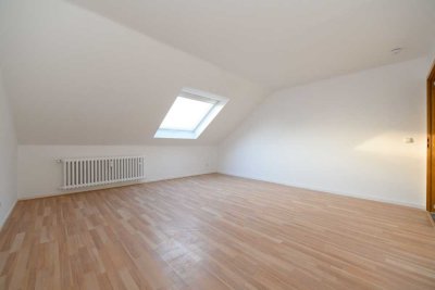 Exklusives Wohnerlebnis mit Weitblick in Duisburg - Duissern: 3-Zimmer-DG Wohnung