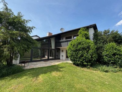 Gauting Toplage - schönes, ruhiges, renoviertes EFH  mit großem Garten, Garage,    FREI