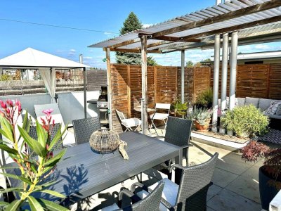 Hochwertige 3-Zimmer-Wohnung mit charmantem Wohngefühl mit privater Dachterrasse inkl. TG-Parkplatz