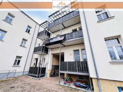 LEERSTEHEND – Moderne Zwei-Raum-Wohnung mit Parkett & offener Küche in Zwenkau
