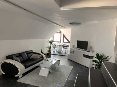 Bühl - Kernstadt - Moderne 2,5-Zimmer-Maisonette-Stadtwohnung mit EBK & Fußbodenheizung