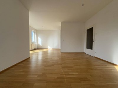 Schöne 3-Zimmer Wohnung mit Loggia und Balkon