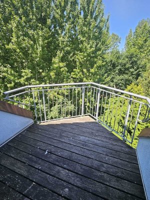 *** 1 Zimmer DG - Appartement mit 2 Dachterrassen & TG - Stellplatz in bevorzugter Lage ***