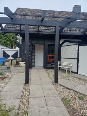 EG-WOHNUNG-ERSTBEZUG-NACH RENOVIERUNG-2-Zimmer-Wohnung mit neuer Einbauküche, Terrasse