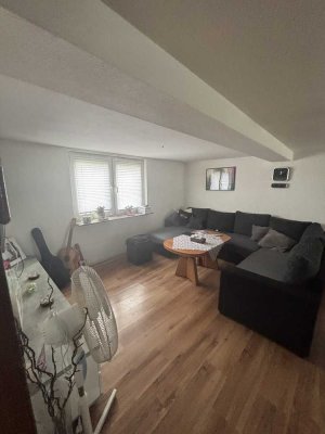 Doppelhaushälfte mit großem Grundstück in Jossgrund