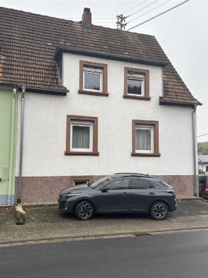 groszügige  Doppelhaushälfte in Herschweiler-Pettersheim mit großem Grundstück