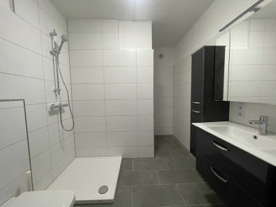 Renovierte 3 Zimmer Wohnung im Zentrum mit Loggia