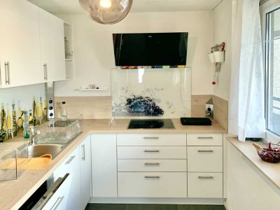 Neuwertige Wohnung mit drei Zimmern sowie Balkon und EBK in Schwäbisch Gmünd