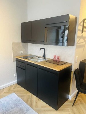City-Apartement, frisch saniert, voll möbliert, bezugs- und provisionsfrei