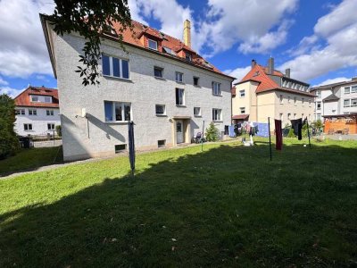 Helle geräumige 3 Zimmerwohnung für Rentner große Küche +Tgl Wannenbad