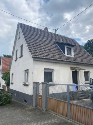 Preiswertes 4,5-Raum-Einfamilienhaus mit EBK in Langenlonsheim