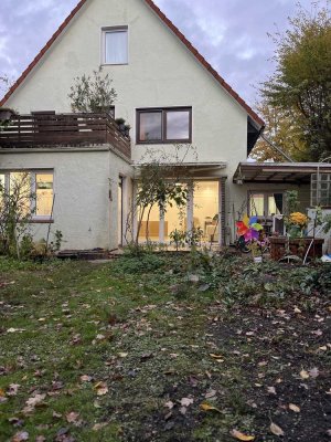 Kernsanierte 3-Zimmer-EG-Wohnung mit Einbauküche & Terrasse in ruhiger, naturnaher Lage