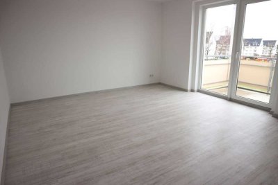 1 OG - Balkon- Bad mit Wanne + Fenster / 1.1.26