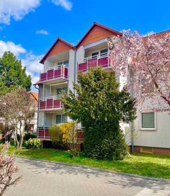 Ab Sofort!! Gemütliche Dachgeschosswohnung mit EBK und Balkon!