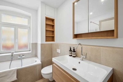 Sanierte, helle Familienwohnung mit Balkon und Küche