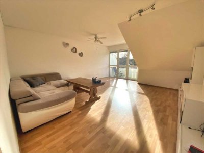 Schöne 2 Zimmer Dachgeschosswohnung zentral in Ismaning