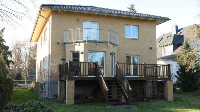 ruhige Wohnung im Grünen mit drei Zimmern, Balkon & EBK in Hohen Neuendorf, S1 & S8 5 min fußläufig