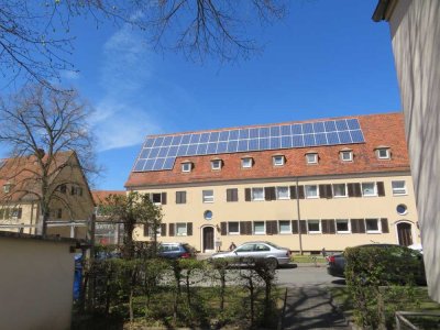 Kleine, helle 2-Zimmer DG-Whg. für 1 Person, renov. ab. 01.11.25 in Nbg.-Ziegelstein