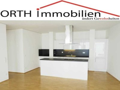 Attraktive 5 Zimmer Wohnung mit EBK, Fußbodenheizung, Parkett, Sonnenterrasse, Zentrale Lage