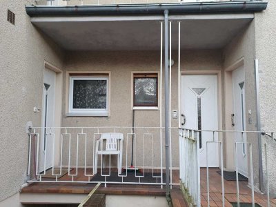 Ruhige 2-Zimmer-ETW mit Südterrasse + eigenem Garten + Garagenstellplatz - bezugsfrei!