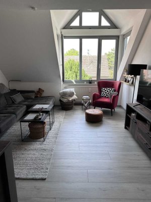 Schöne, helle und sonnige 2 Zimmer Maisonette Wohnung mit Balkon und EBK in Ludwigsburg
