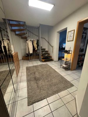 Zuhause mit Wohlfühlfaktor: Maisonette mit Garten & Garage