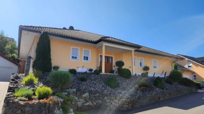 Steinbach a.G. - Exklusiver Bungalow mit Pool