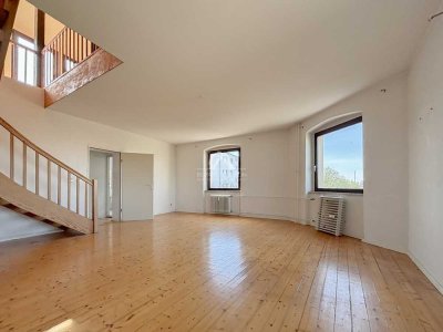 PROVISIONSFREI! WUNDERSCHÖNE DG-WOHNUNG IN TOP LAGE! MIT TERRASSE!