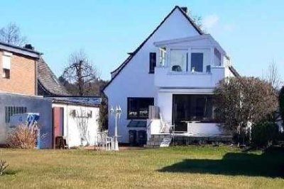 Baugrundstück mit Altbestand in Bestlage